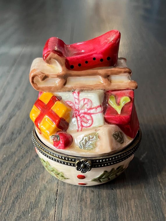 Villeroy & Boch Porcelain Hinged Christmas Sleigh Vintage Trinket