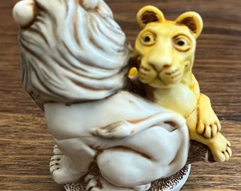 Harmony Kingdom “lords of the Jungle” Lion Trinket Box With