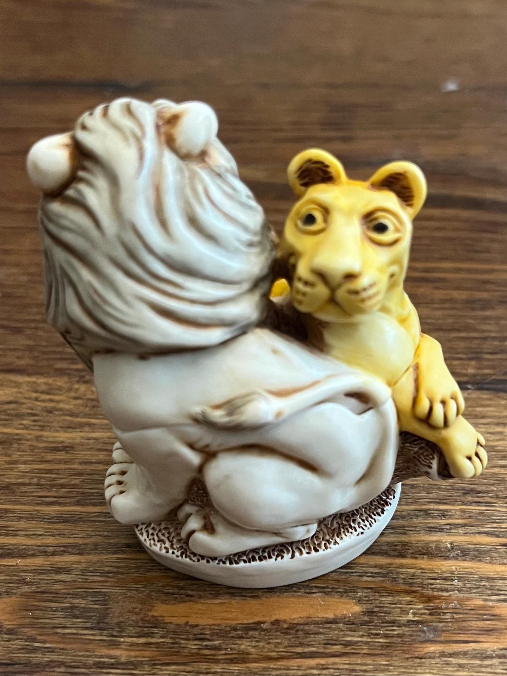 Harmony Kingdom “lords of the Jungle” Lion Trinket Box With