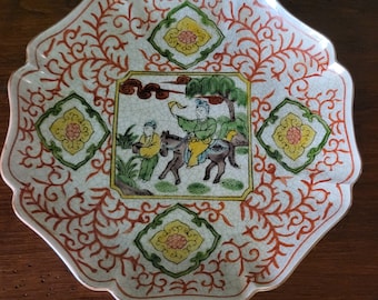 Japan Hand Painted Kutani Wall Octagonal Porcelain Plaque Plate with Hanger - Edo Age (1724 -1867) - 8" Diameter