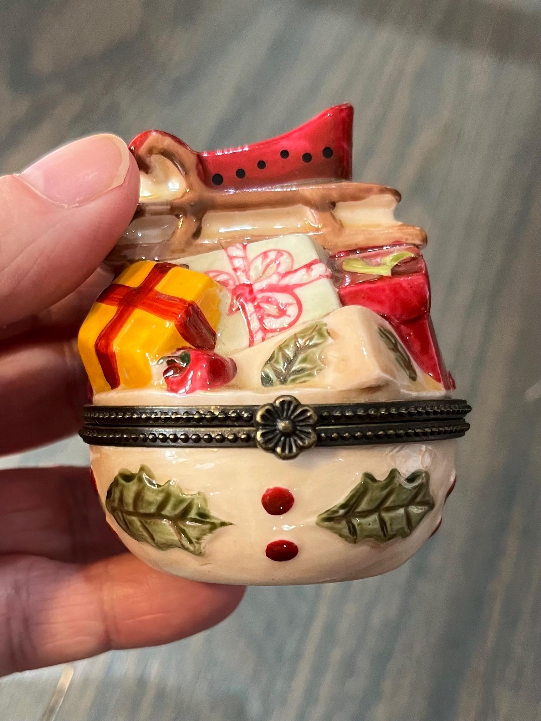 Villeroy & Boch Porcelain Hinged Christmas Sleigh Vintage Trinket