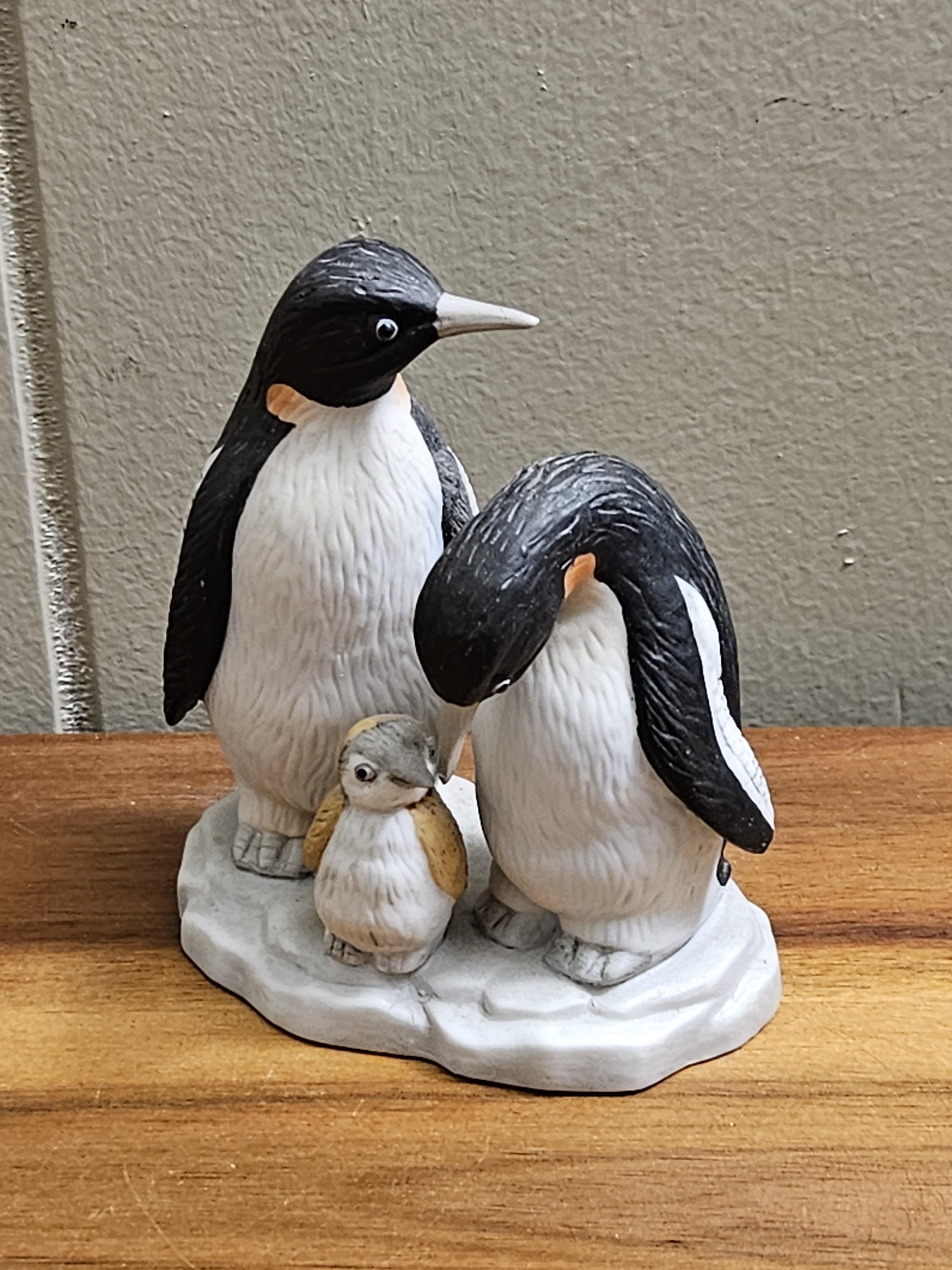 Vintage Lefton Porcelain Penguin Family (with Baby) Figurines