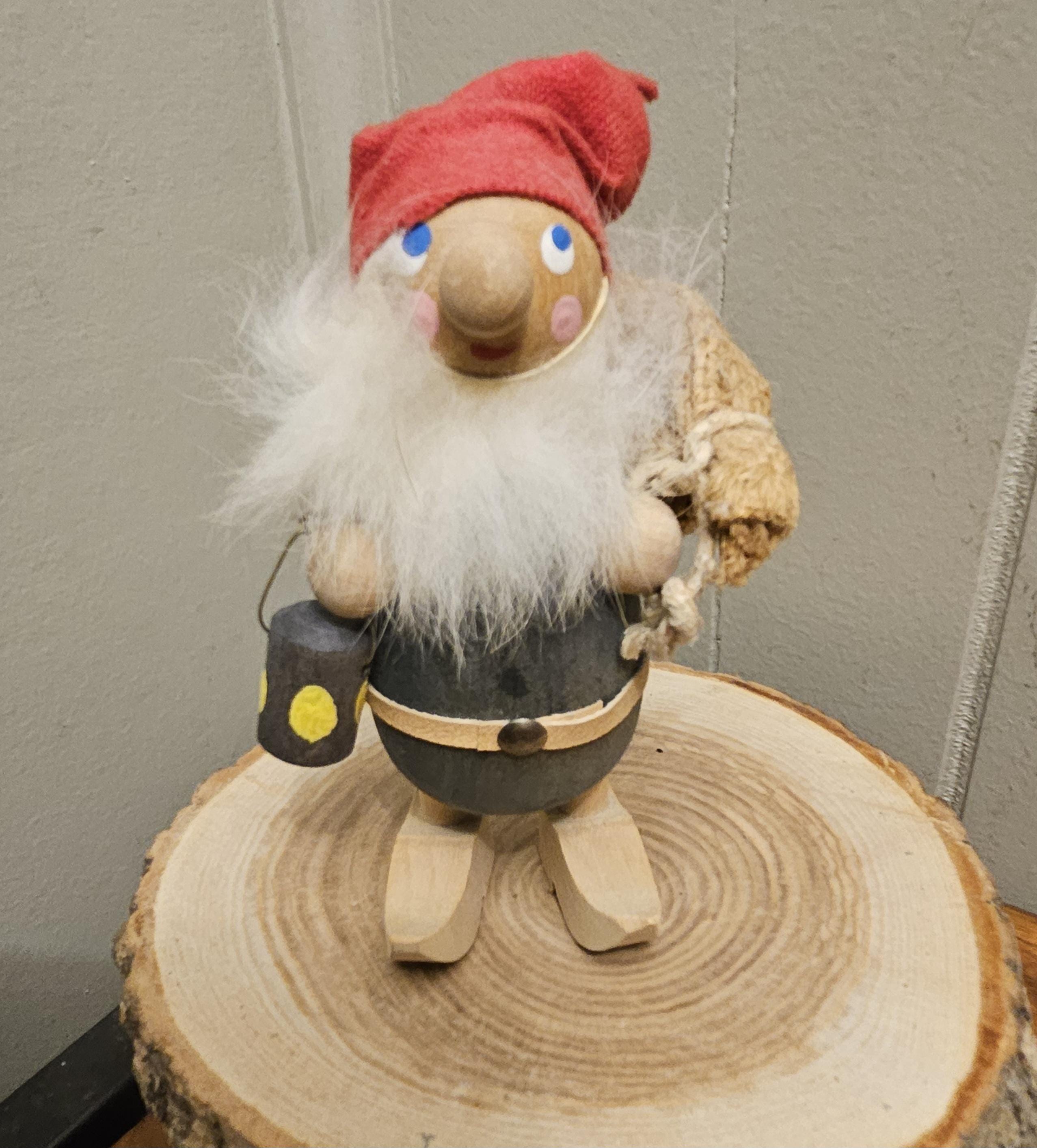 北欧　トムテ　現地購入品 Vintage 1960's Handcrafted Tomte/gnome With Jute Sack and Lantern