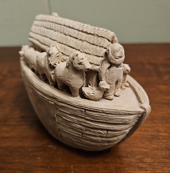 Noah's Ark - Art Sculpture With Animals (horses, Pigs, Ducks