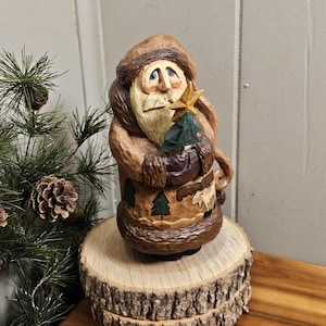 Vintage 1998 Woodland Santa Claus North woods - Rustic Folk Art Cast Sculpture -   Arist Hand Painted Signed - 9"H - Rodney Leeseberg