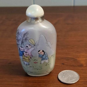 Vintage 1940’s Reverse Painted Chinese 3” Snuff Bottle/ Perfume Bottle
