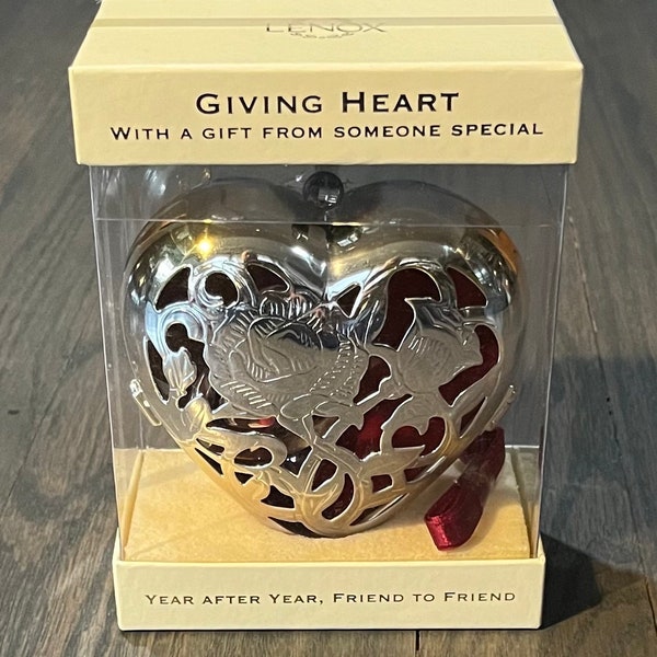 Lenox “Giving Heart”  Silverplated Holloware Hinged Heart Shaped Trinket Box NRFB Never Opened
