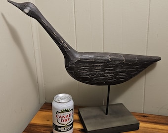 "Außergewöhnliche Kanada-Gans Holz Decoy handgeschnitzte Skulptur mit natürlichen verwitterten Effekt / Sockel 16 "H x 20" B - Künstler signiert