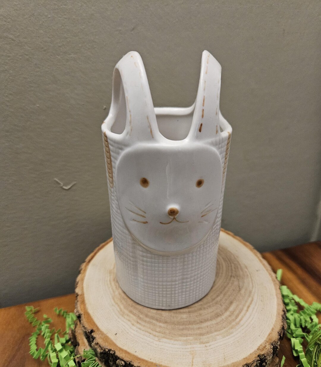 Easter Bunny Rabbit Vase / Planter Figurine - Vintage - 5.5