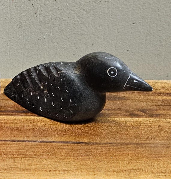 彫刻・オブジェ Inuit stone carving object Inuit Art Dark Green Stone Carving Sculpture - HUNTER