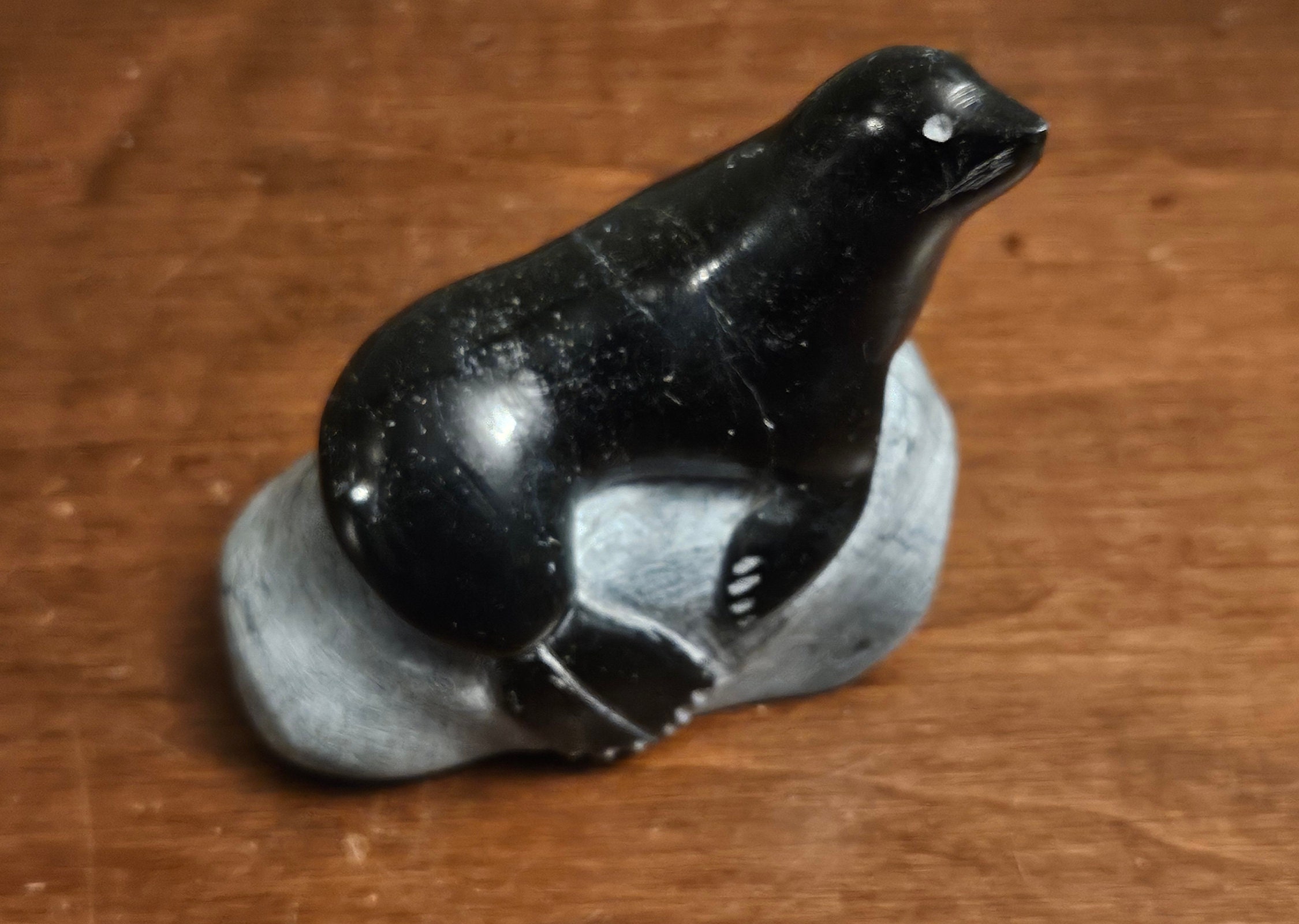 彫刻・オブジェ Inuit stone carving object Rare Inuit Stone Carving by Conlucy Nayoumealook C1960