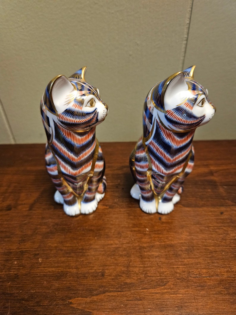 Imari Sitting Kitty Cat Figurine / Paperweight 5.25 Tall by Royal Crown Derby English Bone China w/Gold Stopper Sold Individually Qty 1 image 4