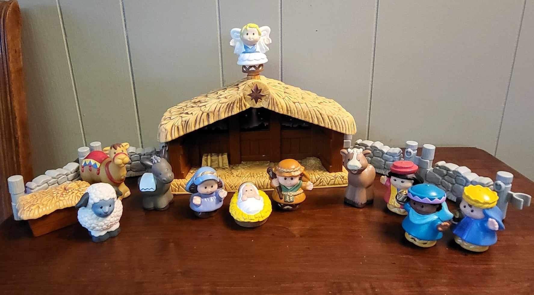 Fisher Price Little People Deluxe Nativity Set With Light and