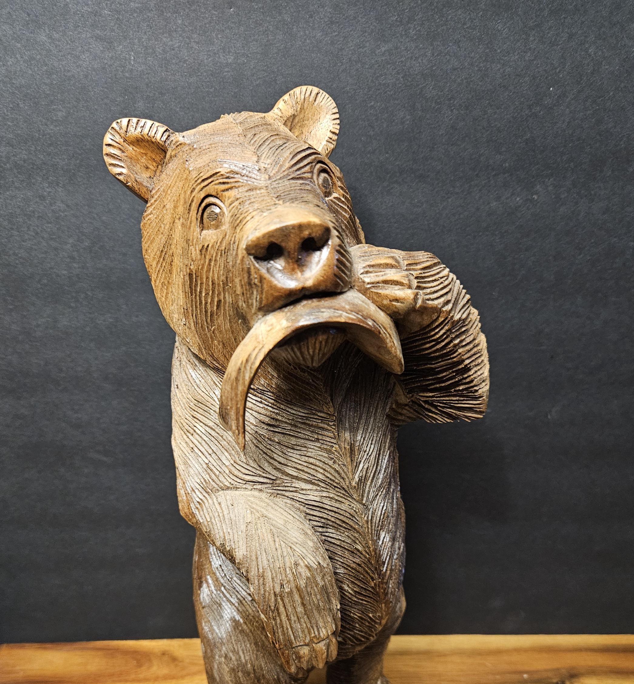 Carved wood bear with fish - Etsy 日本