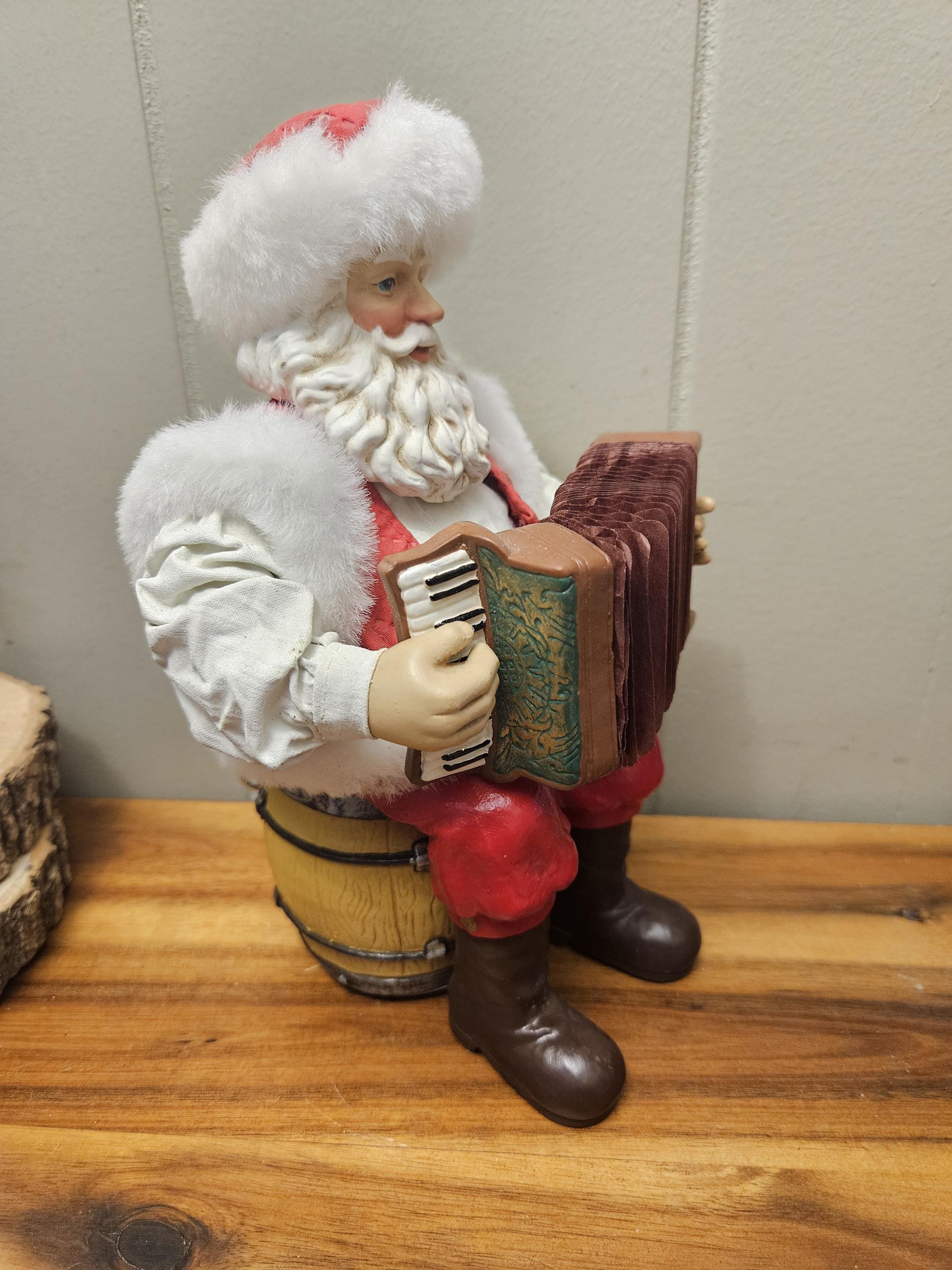Vintage 1997 - Possible Dreams Clothtique Santa With Accordion