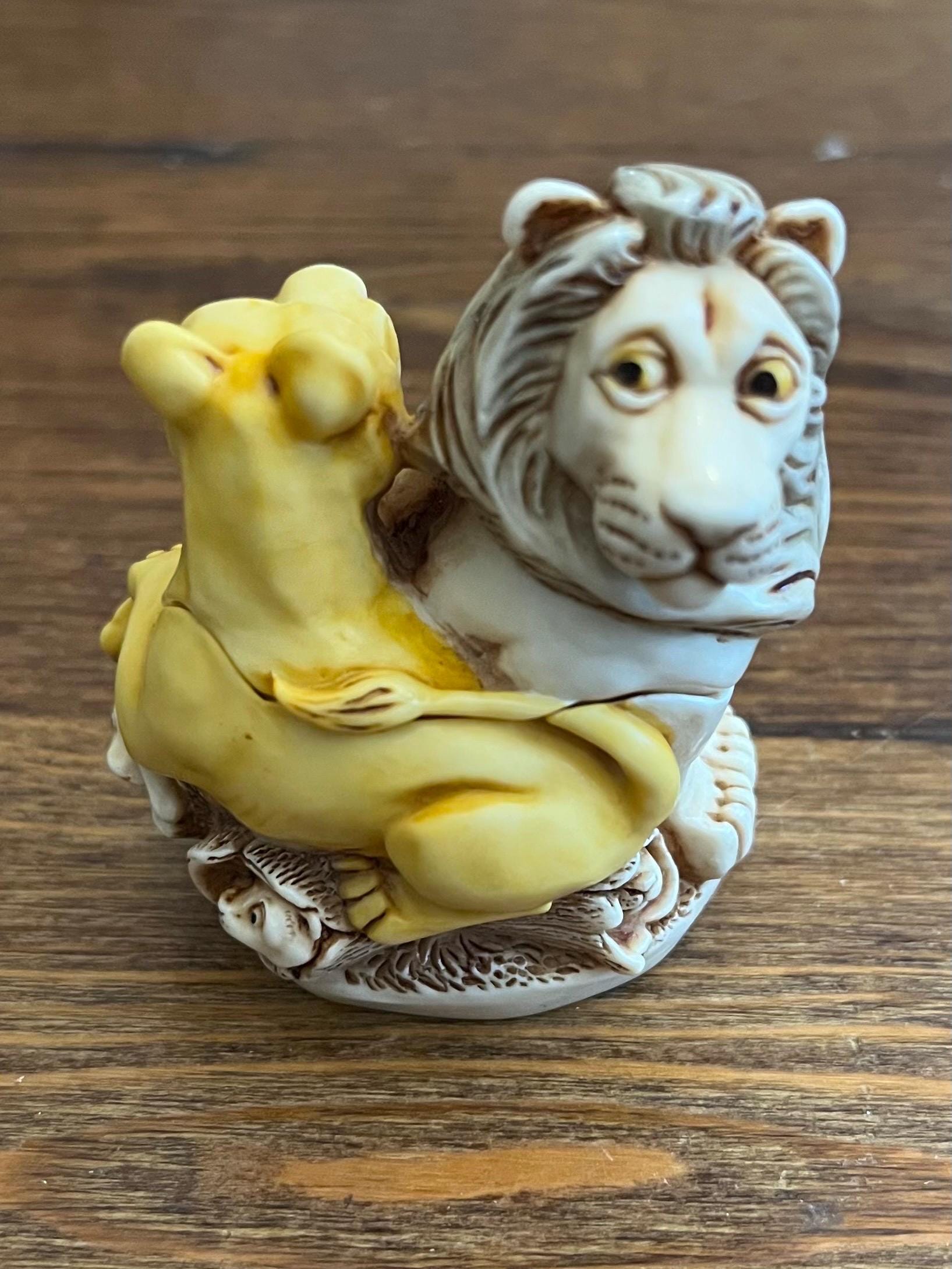Harmony Kingdom “lords of the Jungle” Lion Trinket Box With Harmony Kingdom “lords of the Jungle” Lion Trinket Box With