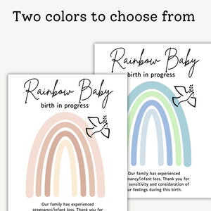 Puede incluir: Dos tarjetas imprimibles con el texto "Rainbow Baby birth in progress". Cada tarjeta presenta un arco&iacute;ris con una paloma y un mensaje sobre la p&eacute;rdida de embarazo/beb&eacute;. Una tarjeta tiene un arco&iacute;ris rosa y melocot&oacute;n, y la otra tiene un arco&iacute;ris azul y verde.