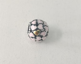 Charm Pandora in argento 925, modello "Abbondanza d'amore", smalto rosa.