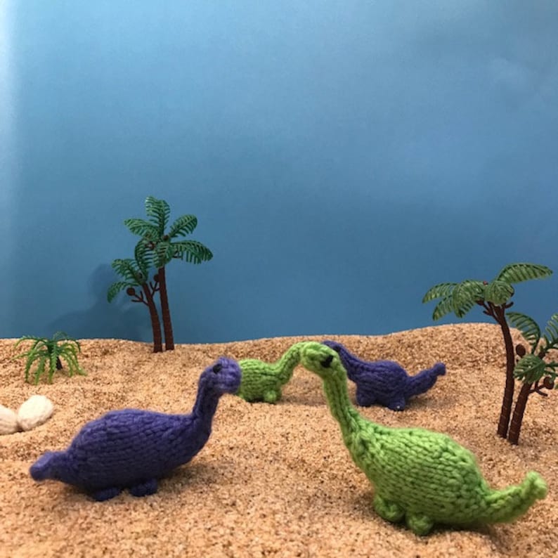 Knitted Bronto Family Pattern: Tiny Dinosaur Minisaur Collection (PDF ...