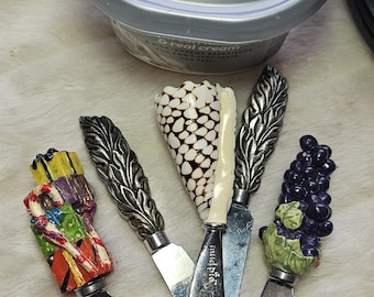 Vintage 5 Pieces Flat Handle Butter&Cheese Spreader Knives Set. Ornate Butter knife, Jam Knife,