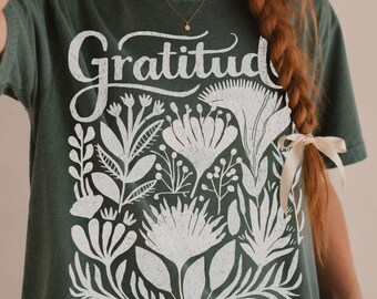 Gratitude Changes Everything Shirt, Black Botanical Florals Faith Tee, Boho Christian Thanksgiving Gift Idea For Christian Her