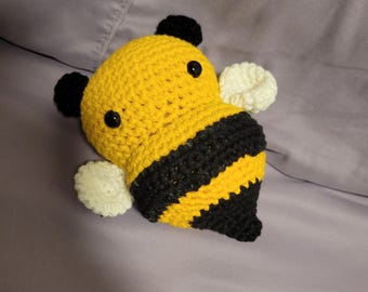 Medium crochet bee that loves to hear the latest buzz