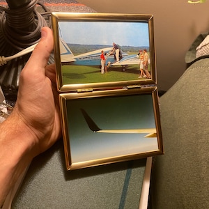 Carte postale aile d'avion et vintage sous cadre pliant doré