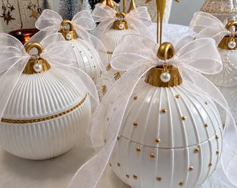 Christmas Bauble Candle, White Gold Ceramic Ornament Jar with Lid, 7oz Wood Wick Coconut Soy Candle, Holiday Gift for Her