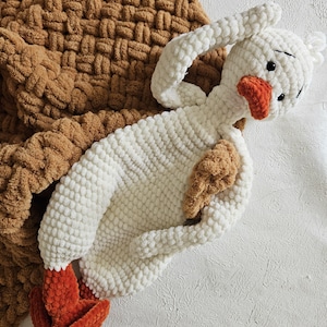 Oie en peluche au crochet - Animal amigurumi doux - Cadeau fait main pour les enfants