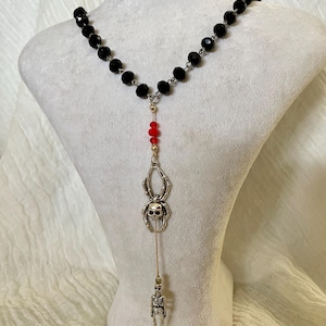 Black Crystal Bead Necklace with Spider & Skeleton Pendant – Gothic Halloween Statement Jewelry