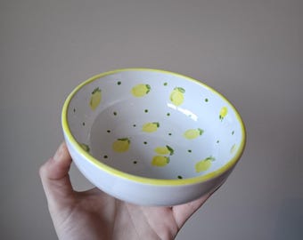 Personnalisez le bol avec du texte ou une illustration