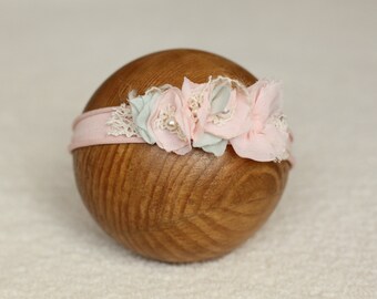 Accesorio para fotos de recién nacidos: diadema con lazo floral en tonos pastel