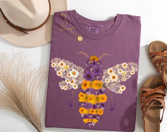 Pressed Flower Bee T-Shirt Floral Cottagecore T Shirt Wildflowers Oversized Shirt Light Academia Naturecore Shirt