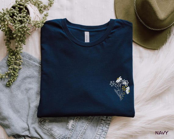Embroidered Eco-friendly T-shirt Minimal Embroidery Wildflower Shirt Daisy Flower T shirt Botanical Tee Cottagecore