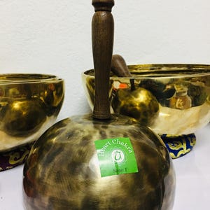 Tigela tibetana com alça para o coração (8 polegadas, nota F): design exclusivo para meditação serena, cura, harmonia espiritual e sono