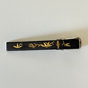 Pince à cravate japonaise antique gravée en or image 1