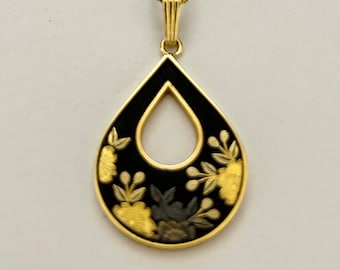 Collier japonais antique gravé en or
