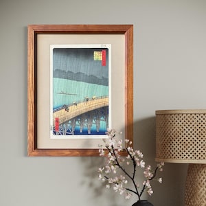 Ingelijste Japanse houtsnede Hiroshige Sudden Shower Over Shin Ohashi Bridge Edo-reproductie 40 x 50 cm