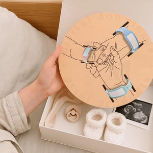 Archivo familiar personalizado cortado a mano: expositor de pulseras para bebé para Glowforge, arte infantil personalizado, letrero conmemorativo de la llegada del recién nacido