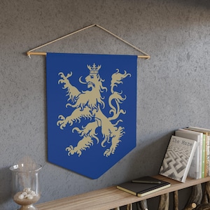 Lion Heraldry Pennant, Medieval Coat of Arms, Lion Wall Banner, Hanging Flag Fantasy Lovers, Castle Decor, Mythical Creature Tapestry Knight