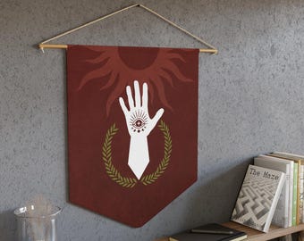 Puño Místico - Banderín de tela heráldica de fantasía medieval, estandarte mural con escudo de armas, bandera colgante para amantes de la fantasía, decoración renacentista con temática de castillo