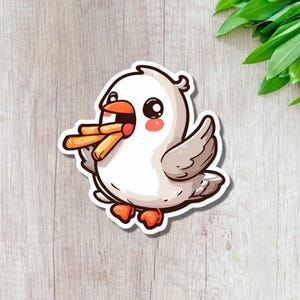 Niedlicher Möwe Essen Pommes Aufkleber || Wasserdichter Vinyl-Tieraufkleber für Laptop, Wasserflasche, Journal - Kawaii Möwe-Aufkleber