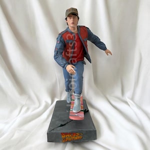 Zurück in die Zukunft Marty Mcfly / Sammlerfigur / Filmklassiker Charakter Figur / Zurück in die Zukunft Fan Geschenk / Film Fan Geschenk