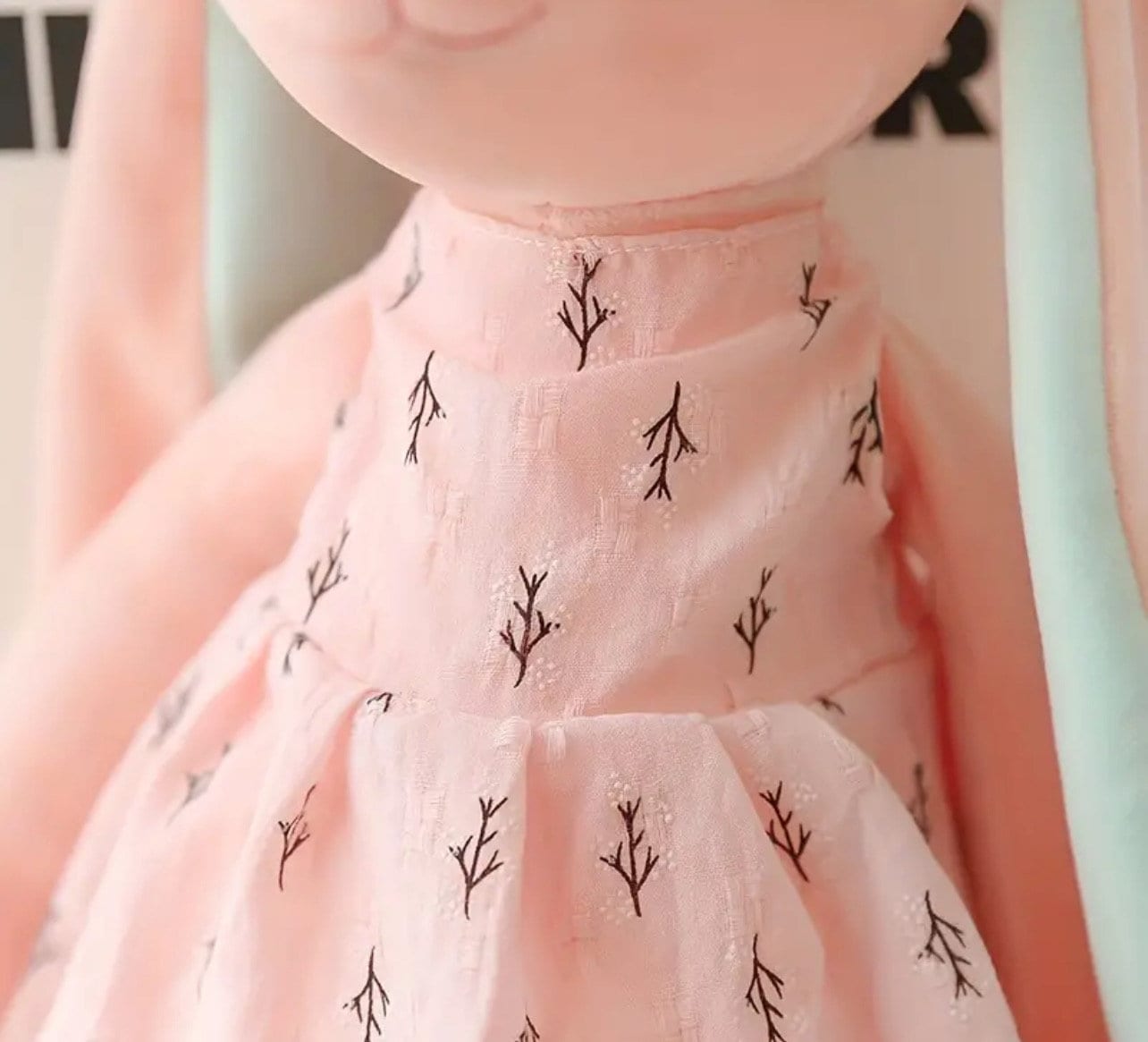 Entzückender personalisierter Hase: Ein aufmerksames Babyparty-Geschenk für Neugeborene - Personalisierter Hase mit Stickerei