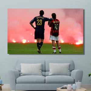 Derby di Milano Stampa, Stampa artistica del poster del derby di Milano, Stampa artistica del Fairplay, Decorazione artistica da parete per la stanza in tela sportiva, Poster artistico di Materazzi e Rui Costa