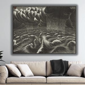 以下が含まれることがあります： 大波と暗い雲のある嵐の海を描いた白黒のアートワーク。このプリントは木版画風で、詳細な線が水と空の質感を表現しています。アートワークは額装されています。