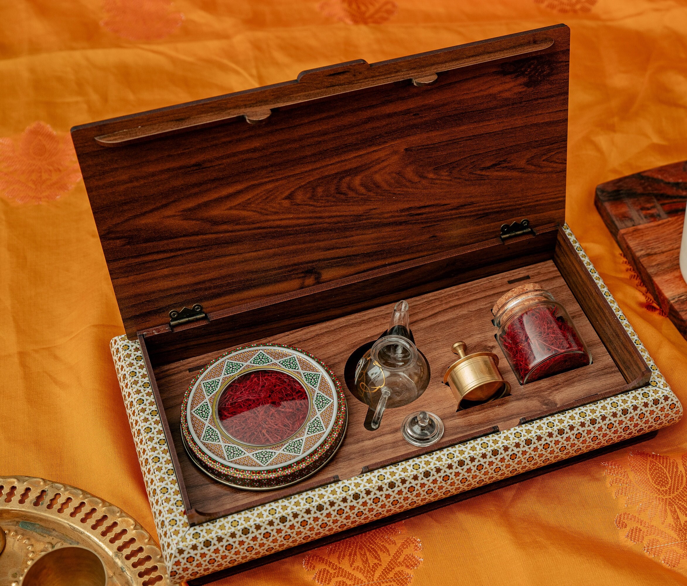 Saffron Gift Set: Wooden Keepsake Box With Saffron, Teapot