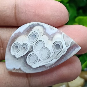 Super rare plume agate white flufy cloudy pattern on chalsedony || ocean jasper with the size (35,7X23,2x5,2mm)