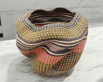 Handwoven Wavy Bolga Basket – African Boho Home Decor