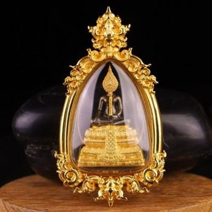 Thailändisches Buddha Amulett: Phra Chai Lang Chang, Bronzeanhänger-Spiritueller Schutz